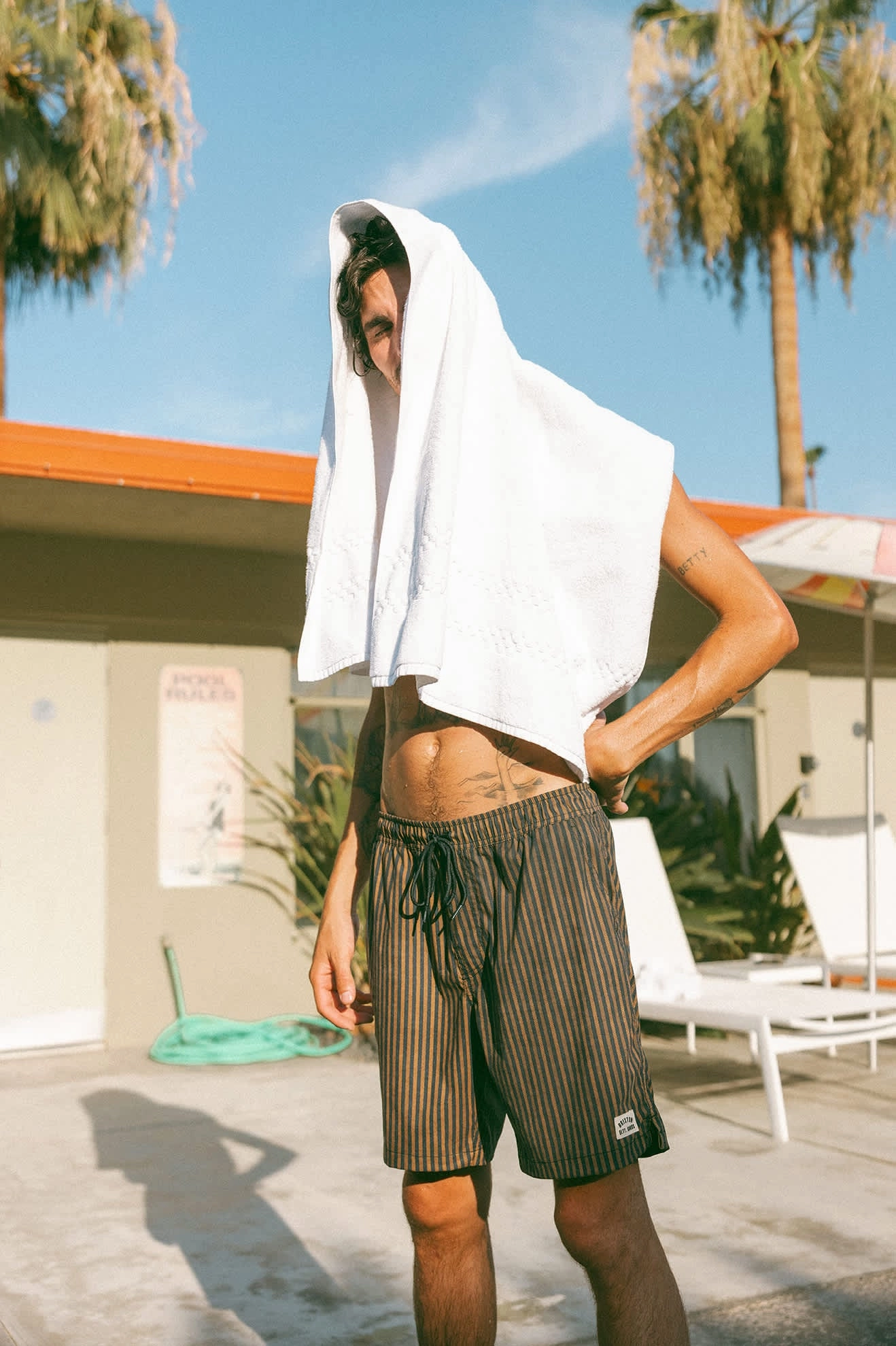 Everyday Stretch Hybrid Short 5.5" - Washed Navy/Sunbaked Herringbone