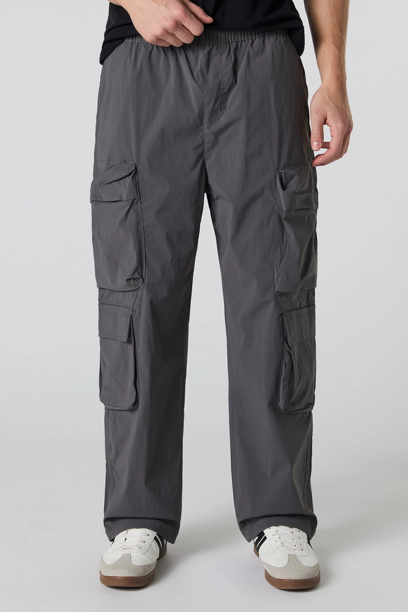 Pantalon cargo en nylon avec poche à glissière