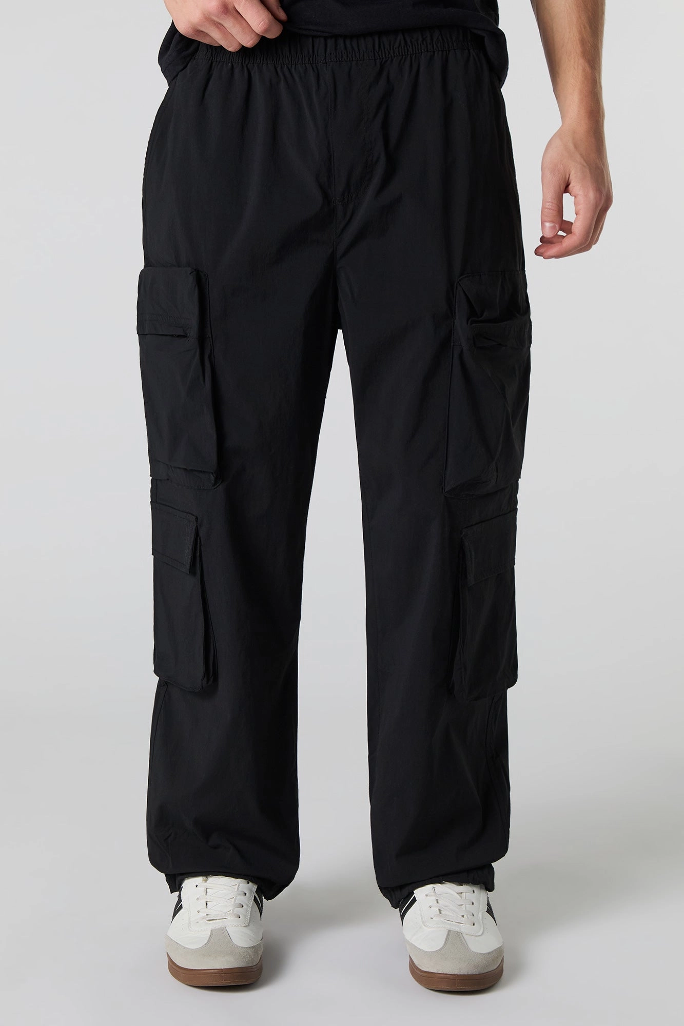 Pantalon cargo en nylon avec poche à glissière