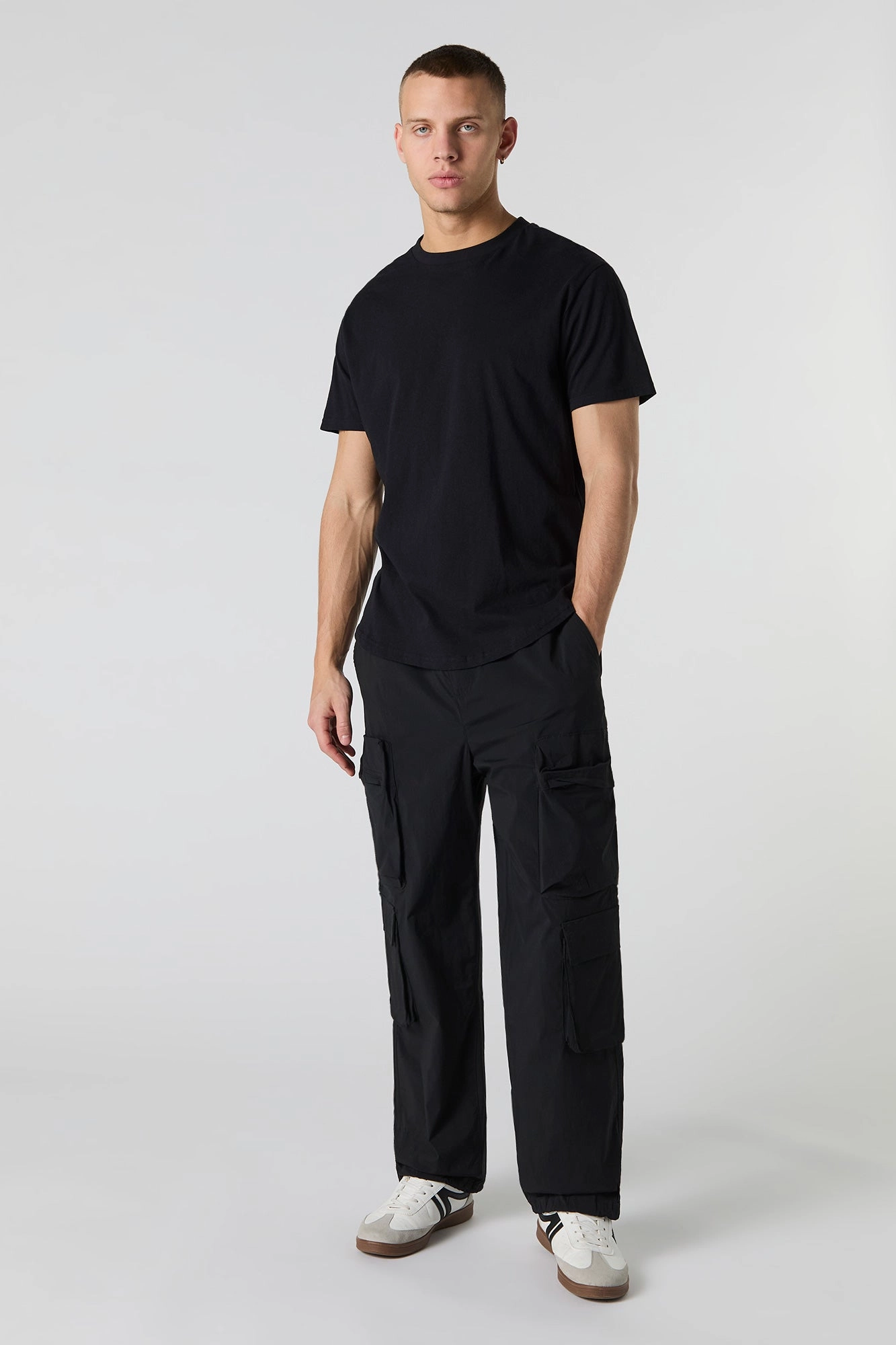 Pantalon cargo en nylon avec poche à glissière