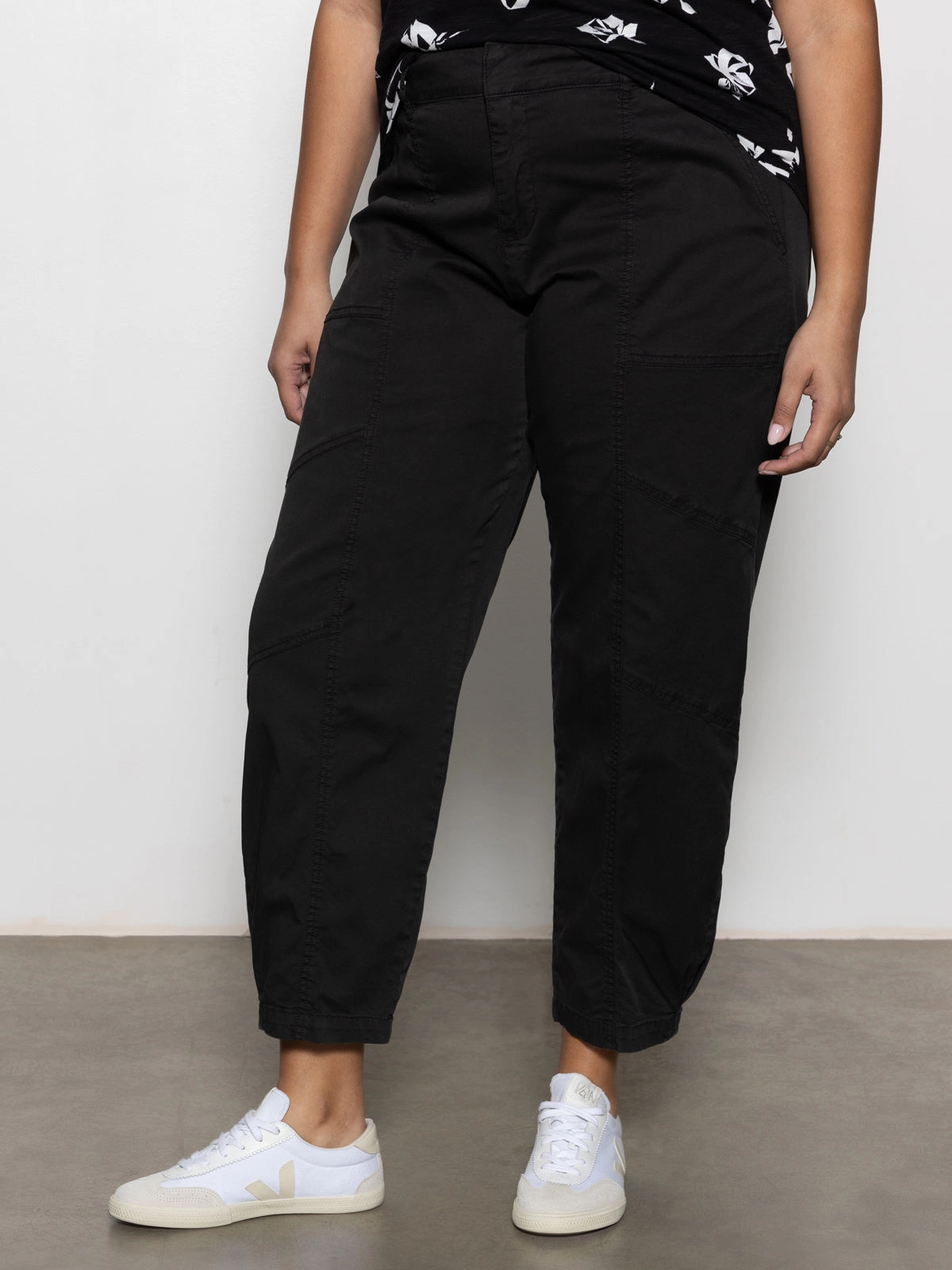 Sahara Tapered Standard Rise Pant Black Extended Sizing
