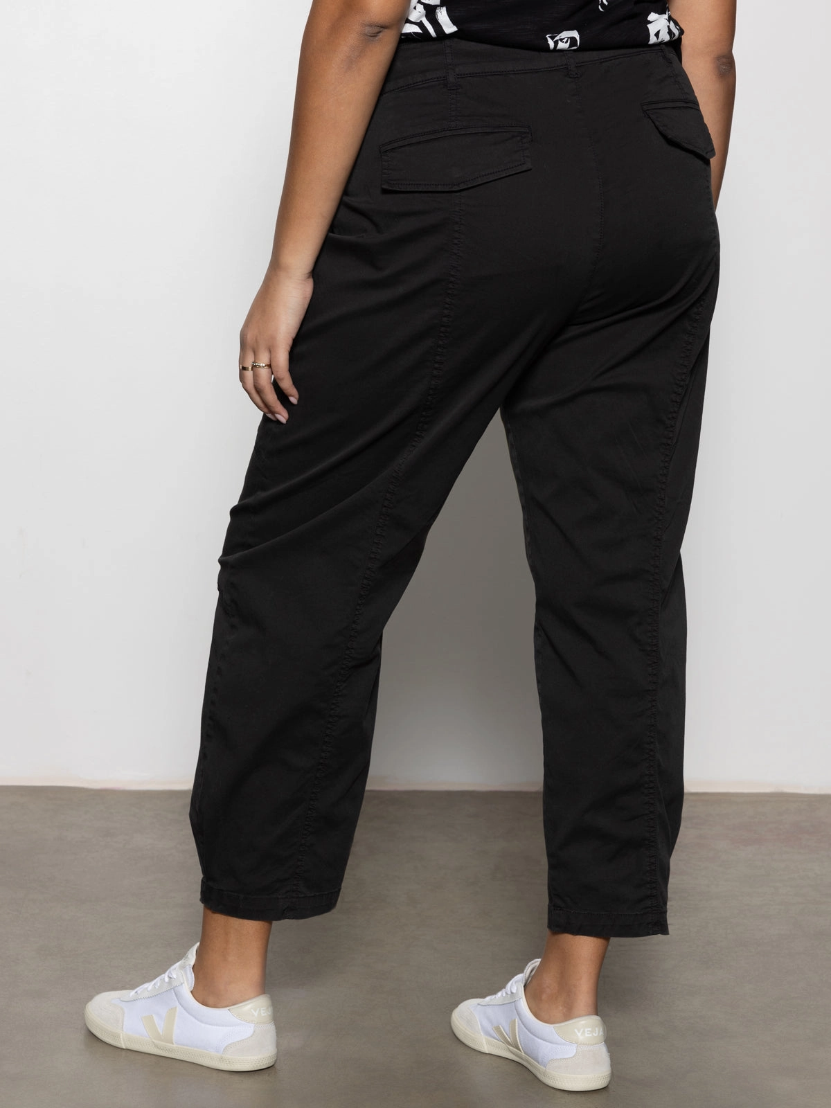Sahara Tapered Standard Rise Pant Black Extended Sizing