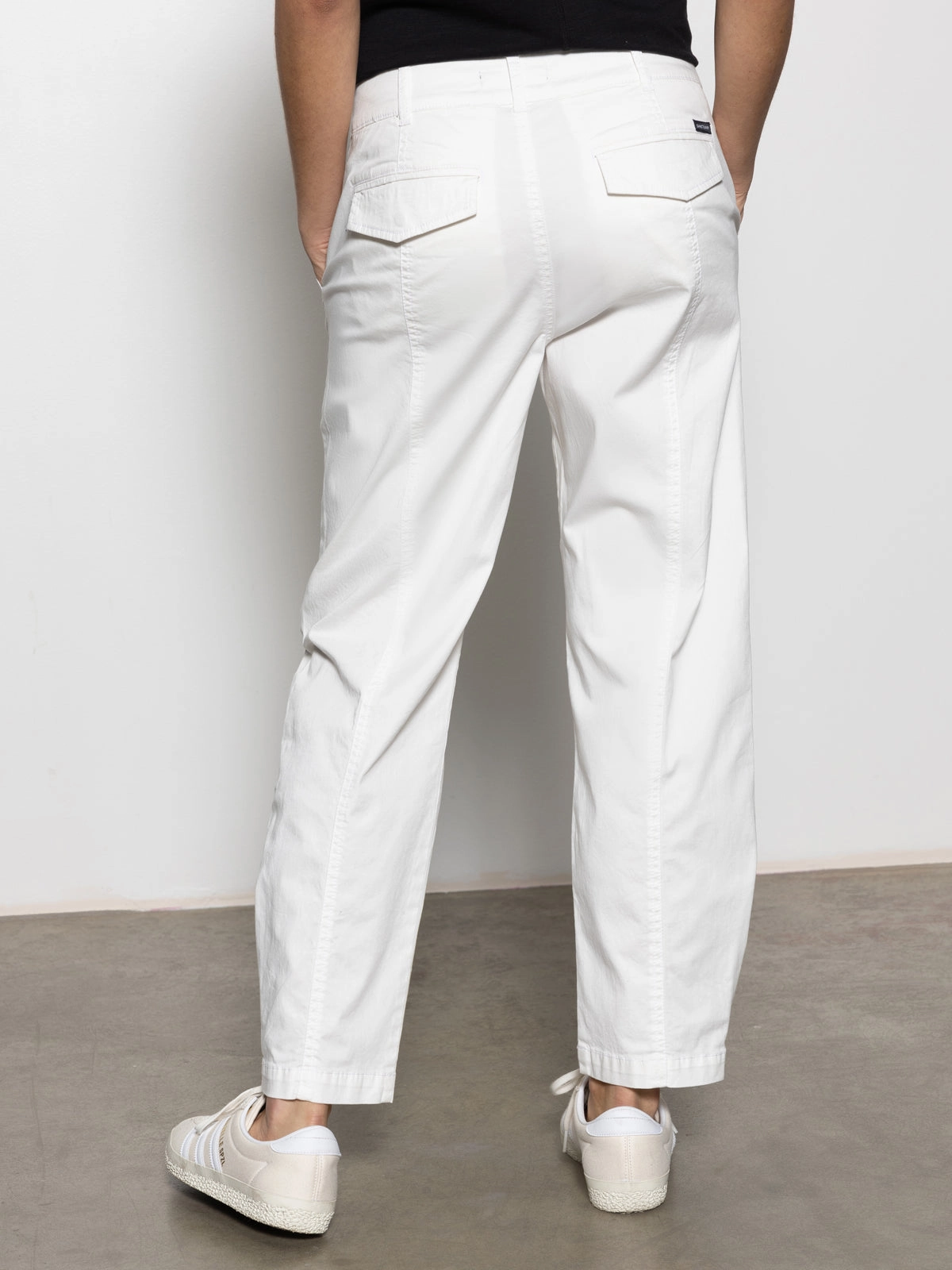 Sahara Tapered Standard Rise Pant Chalk
