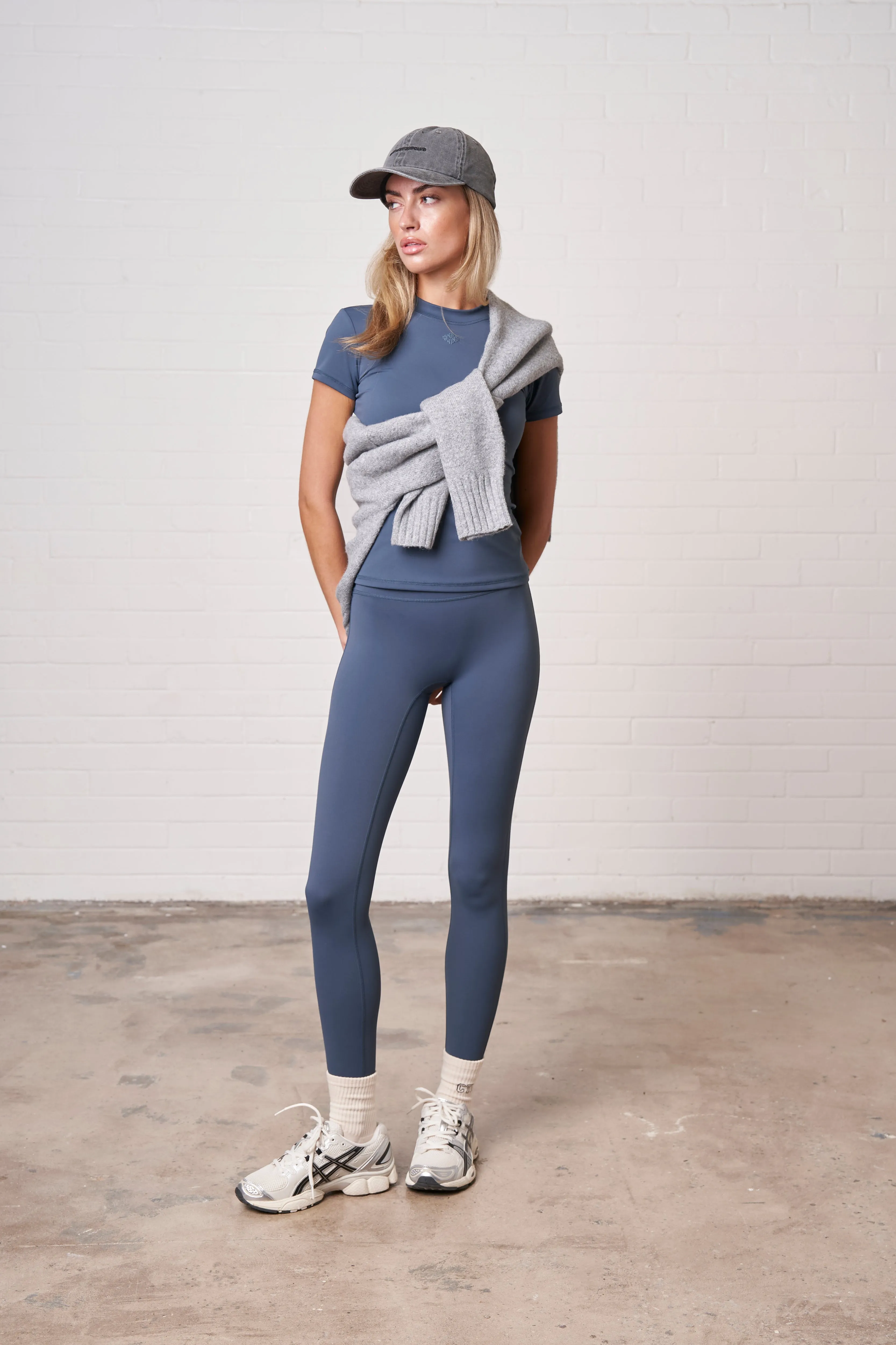 SCULPTING STRETCH EMBLEM LEGGINGS - PETROL BLUE