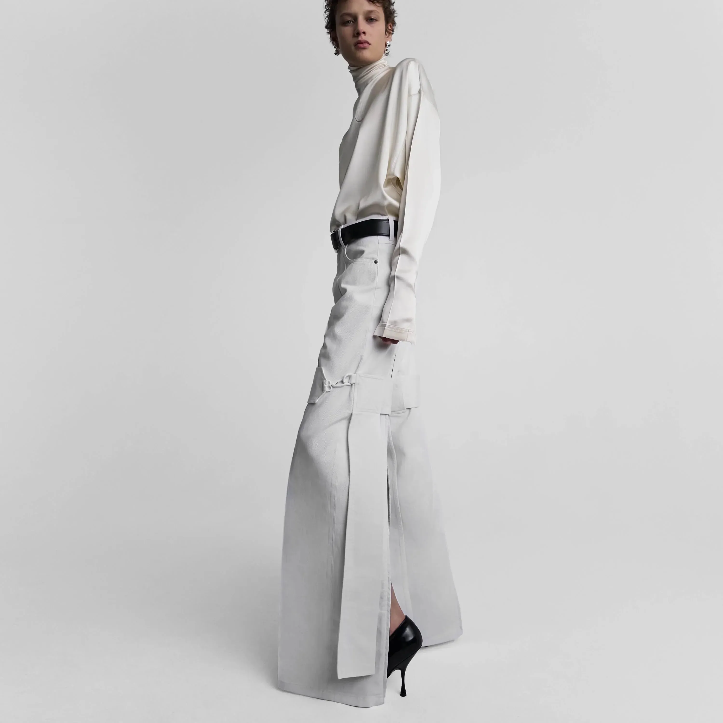 STRAP JEANS | chalk white denim
